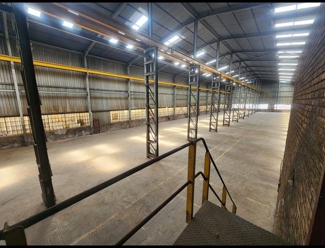 2,400M² WAREHOUSE TO LET IN WADEVILLE